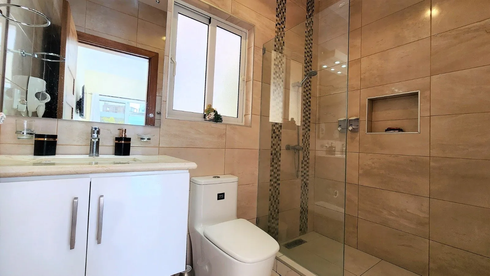 Votre Refuge Tropical à Cabarete : Villa Meublée avec Piscine Privée, photo 15