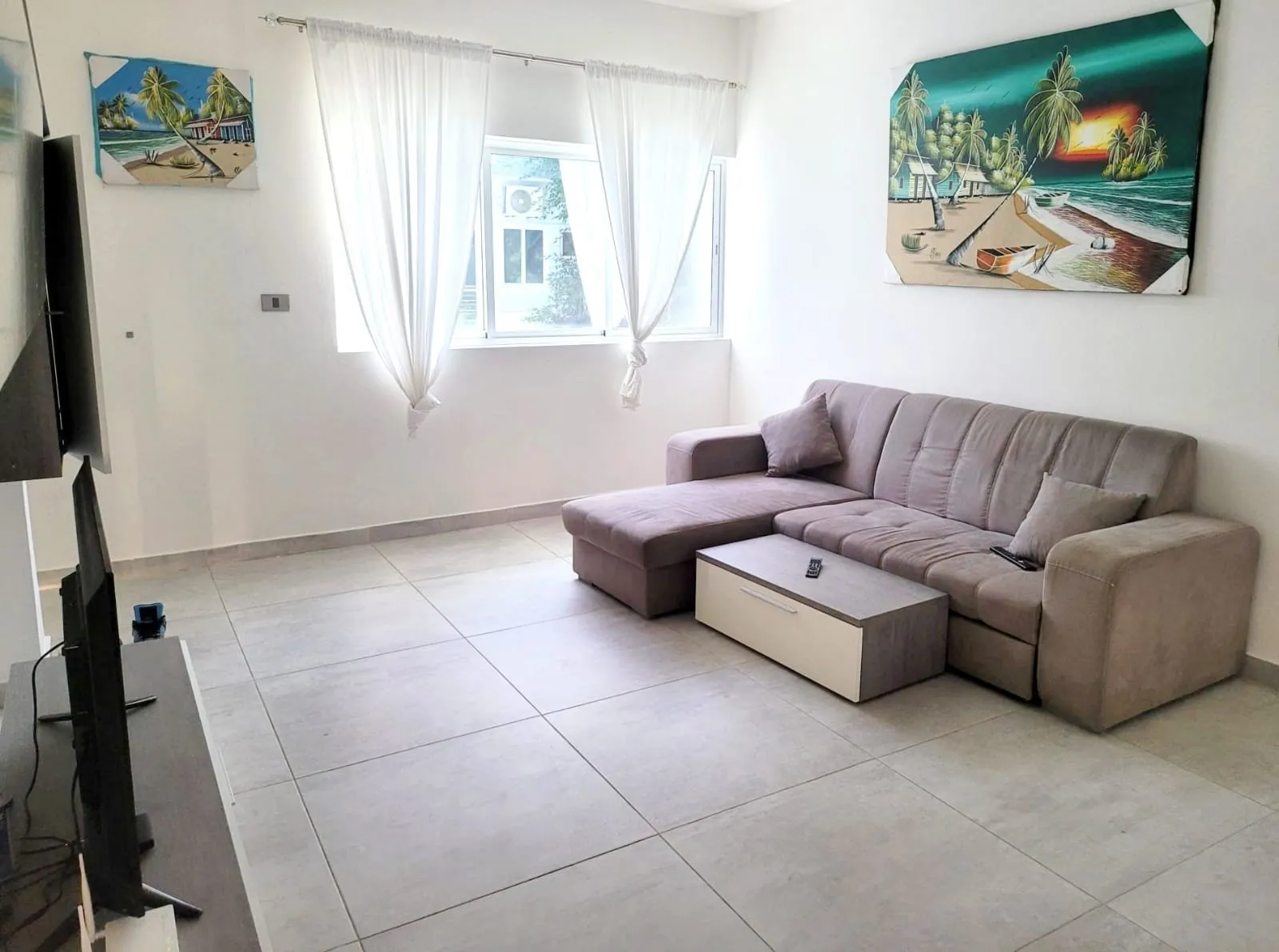 MODERN 2-BR APARTMENT IN PRIVATE GATED COMMUNITY, photo 5