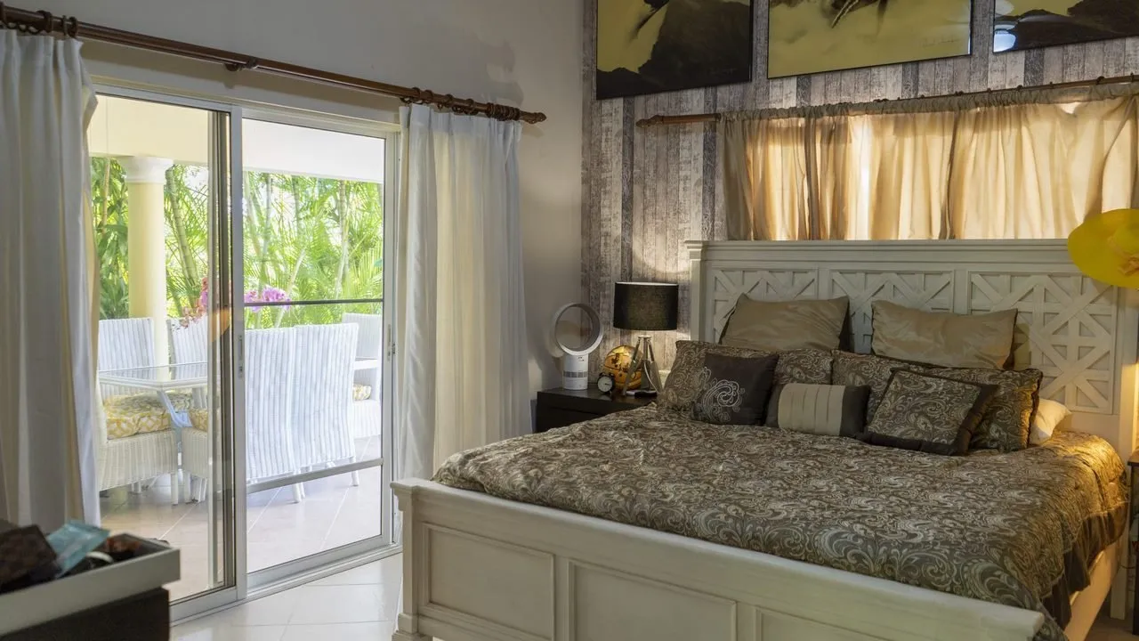 Villa on corner lot with pool & Jacuzzi, foto 3
