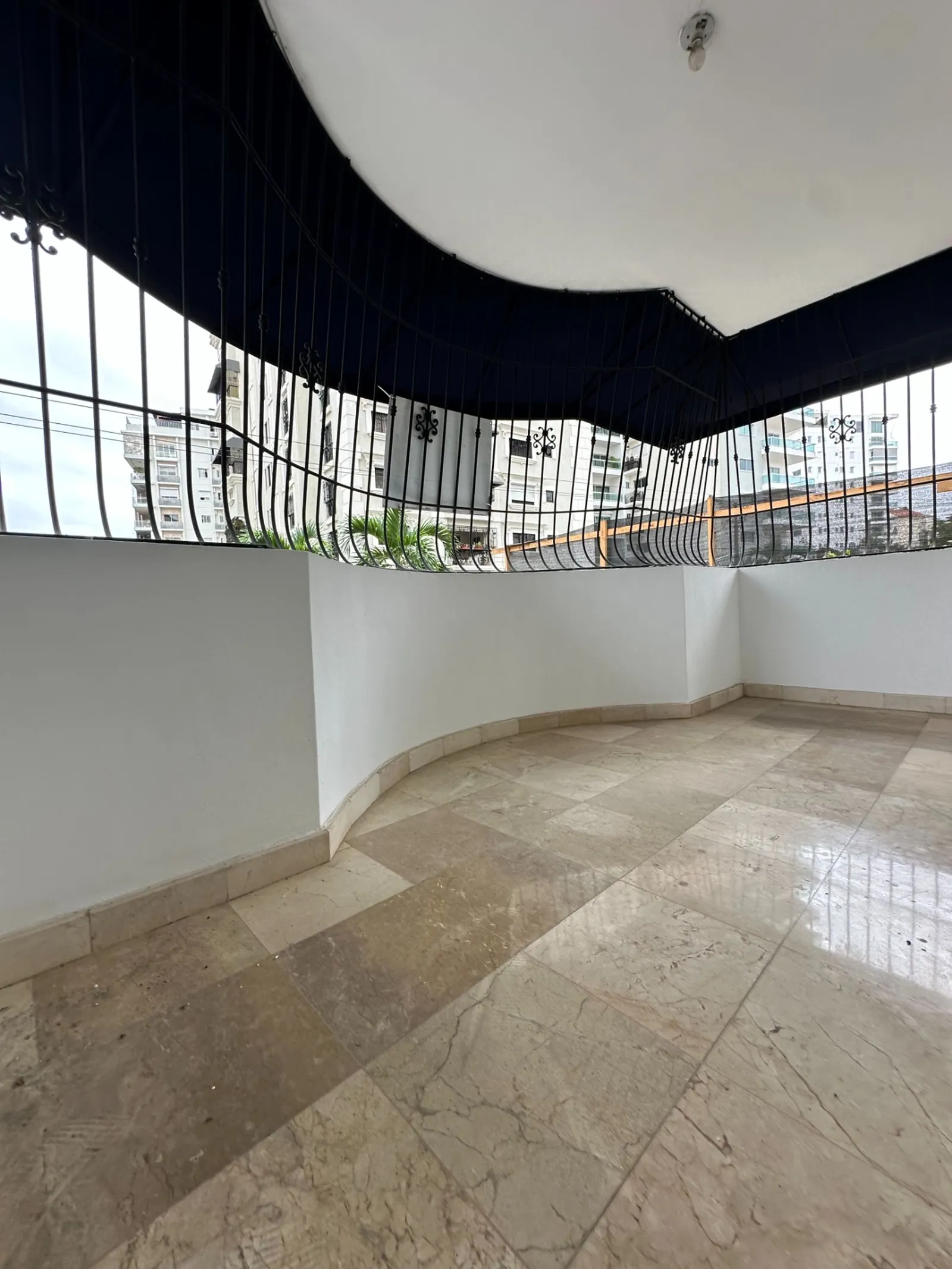 APPARTEMENT EN VENTE 3 CHAMBRES À NACO, photo 2
