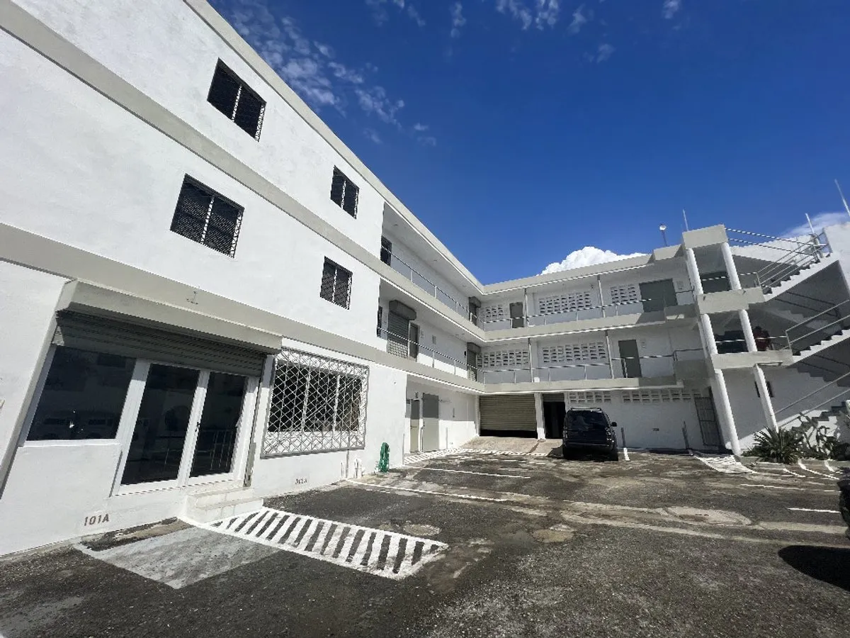 GEWERBLICHES GEBÄUDE ZUM VERKAUF 1000 M² EVARISTO MORALES, Hauptfoto
