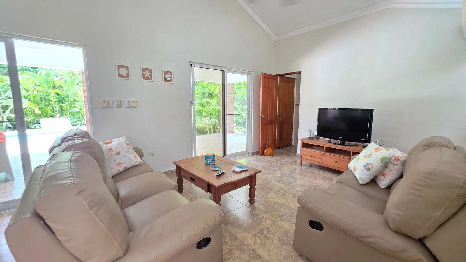VILLA 667 Mt, EN TERRENO. METRO COUNTRY CLUB, photo 9