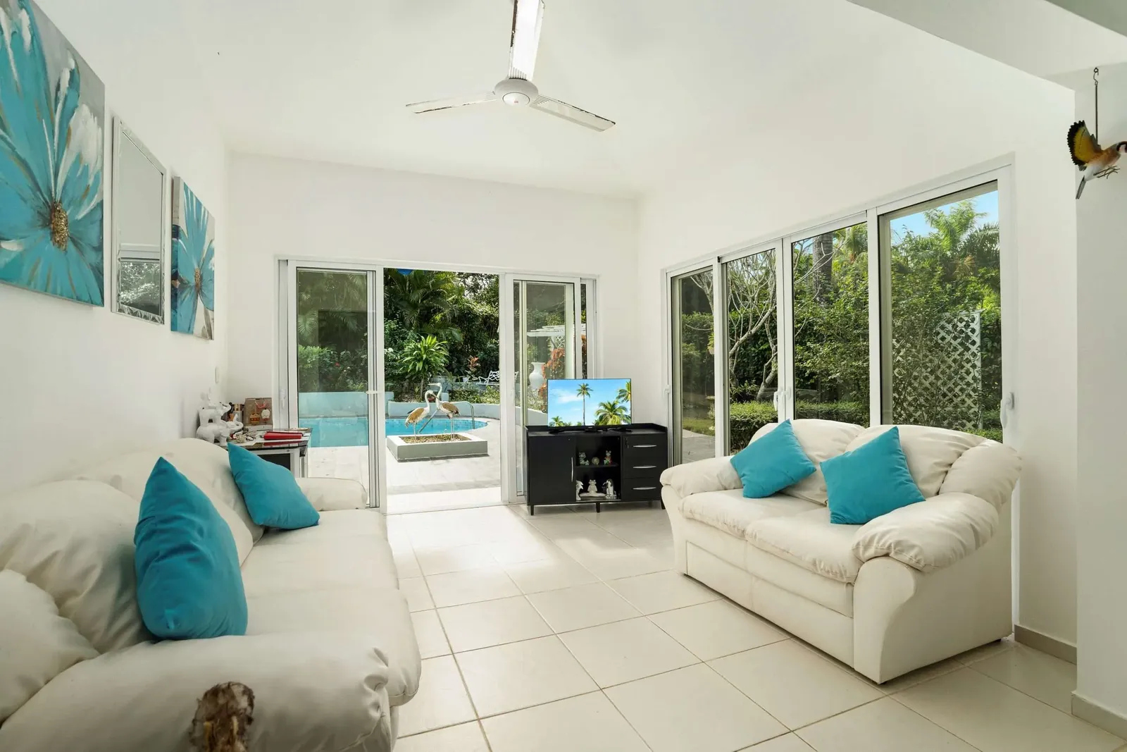 2-Bedroom Villa in La Hispaniola, photo 4