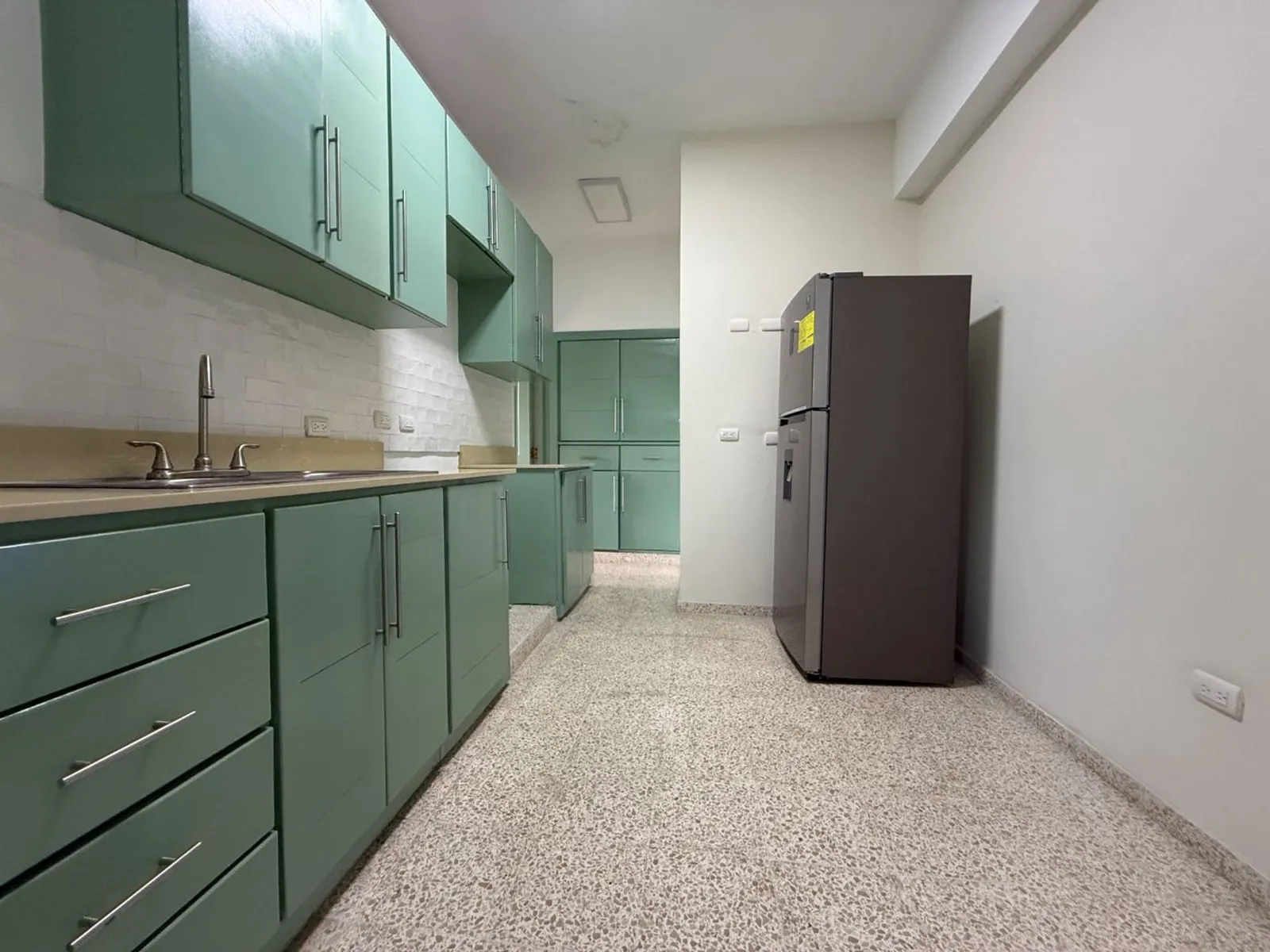 APARTAMENTO REMODELADO EN VENTA EN BELLA VISTA, Foto 4