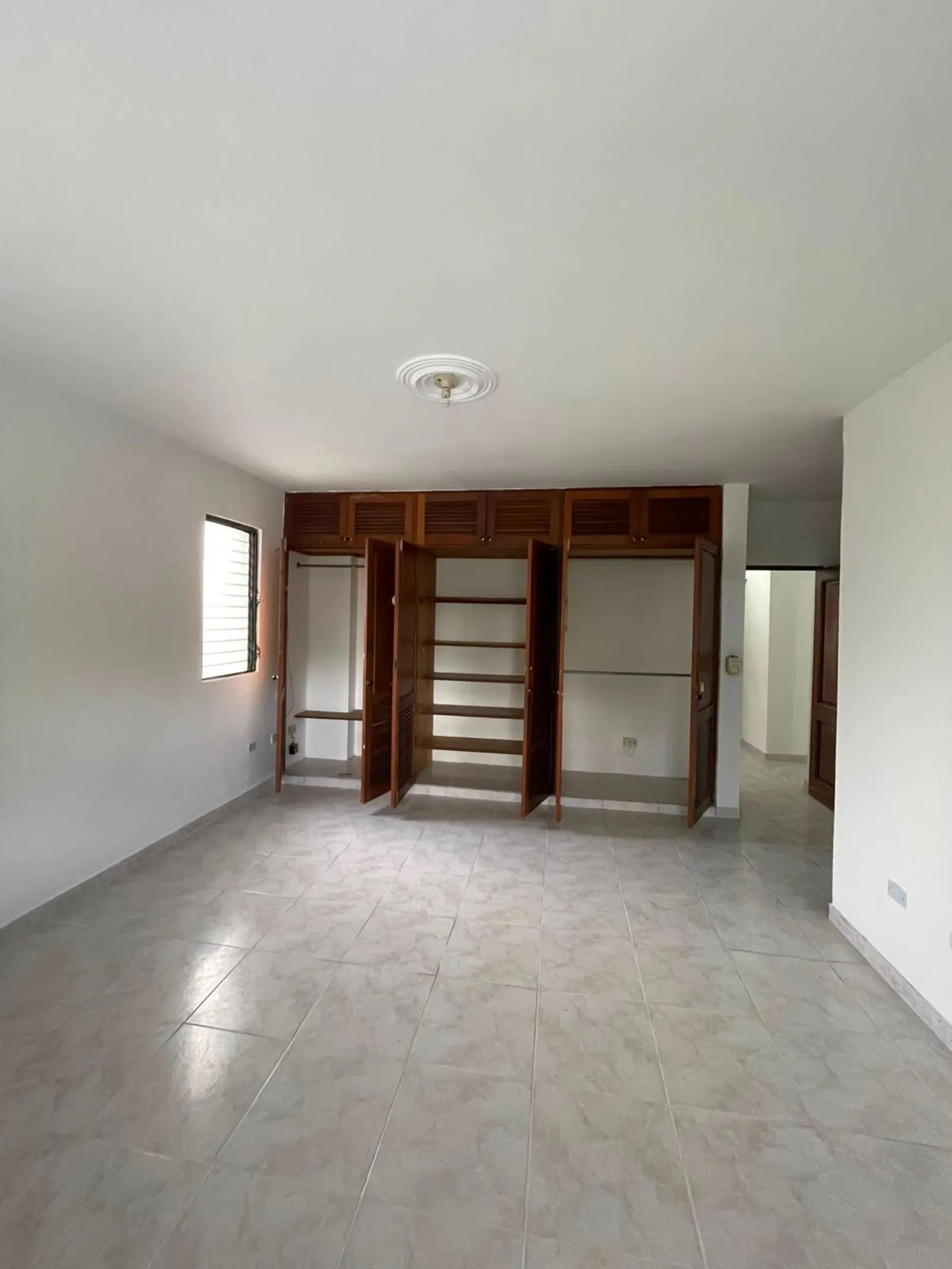 Klassisches Apartment in Piantini zum Verkauf, Foto 12