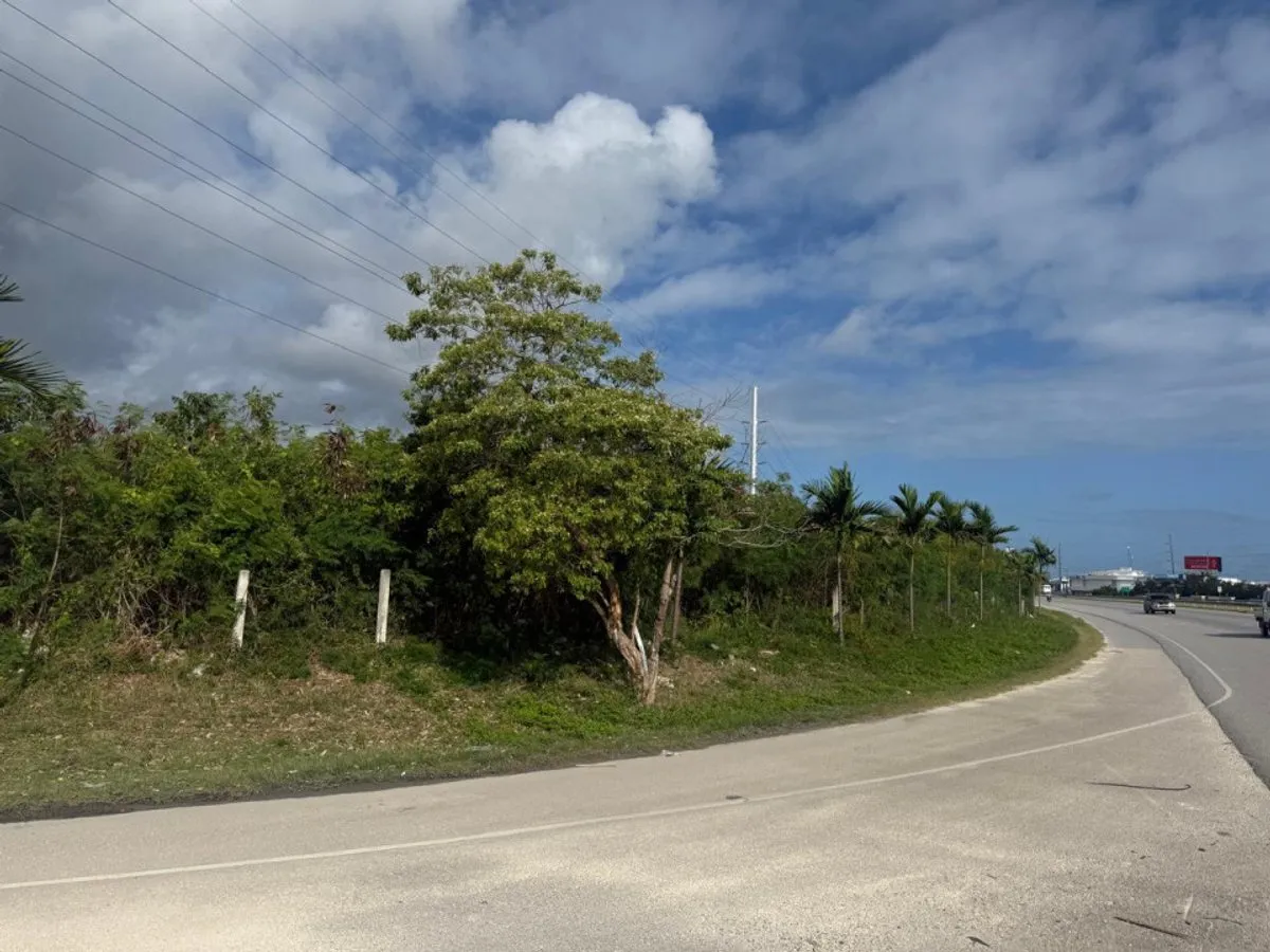 TERRENO STRATEGICO NEL CORRIDOIO IBEROSTAR BÁVARO, foto principale