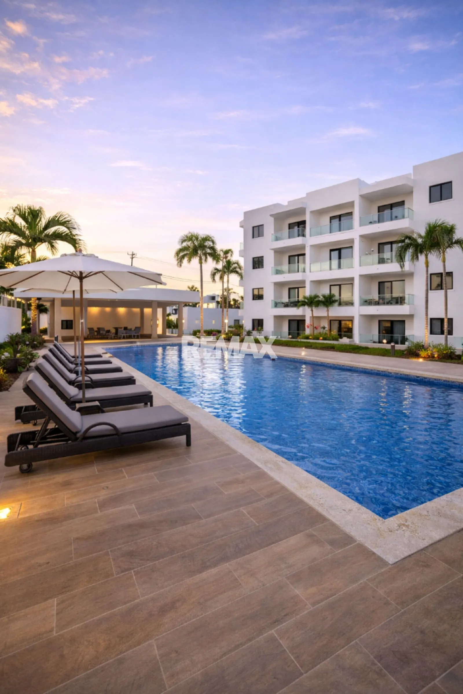 Apt. Prêt de 2 chambres avec terrasse privée, photo principale