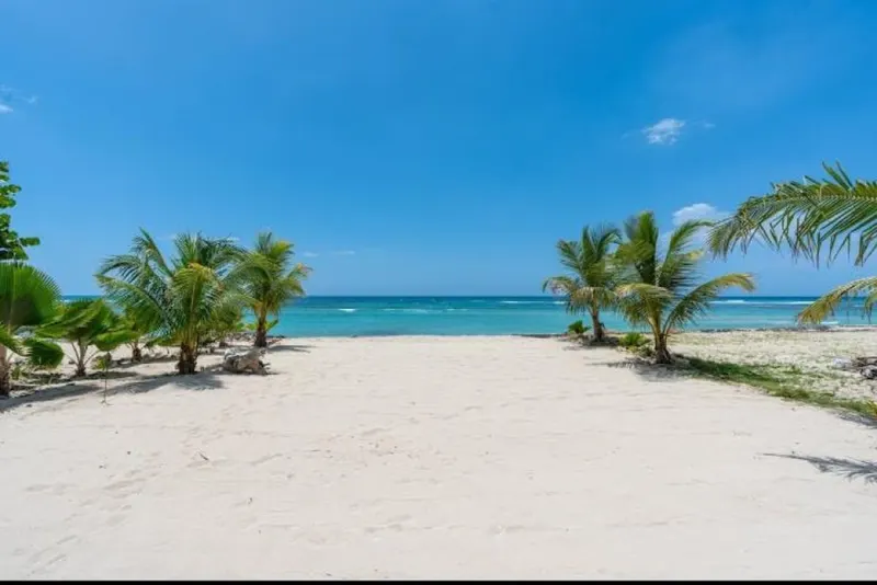 Villa en première ligne de plage à Juan Dolio, USD$ 2,600,000