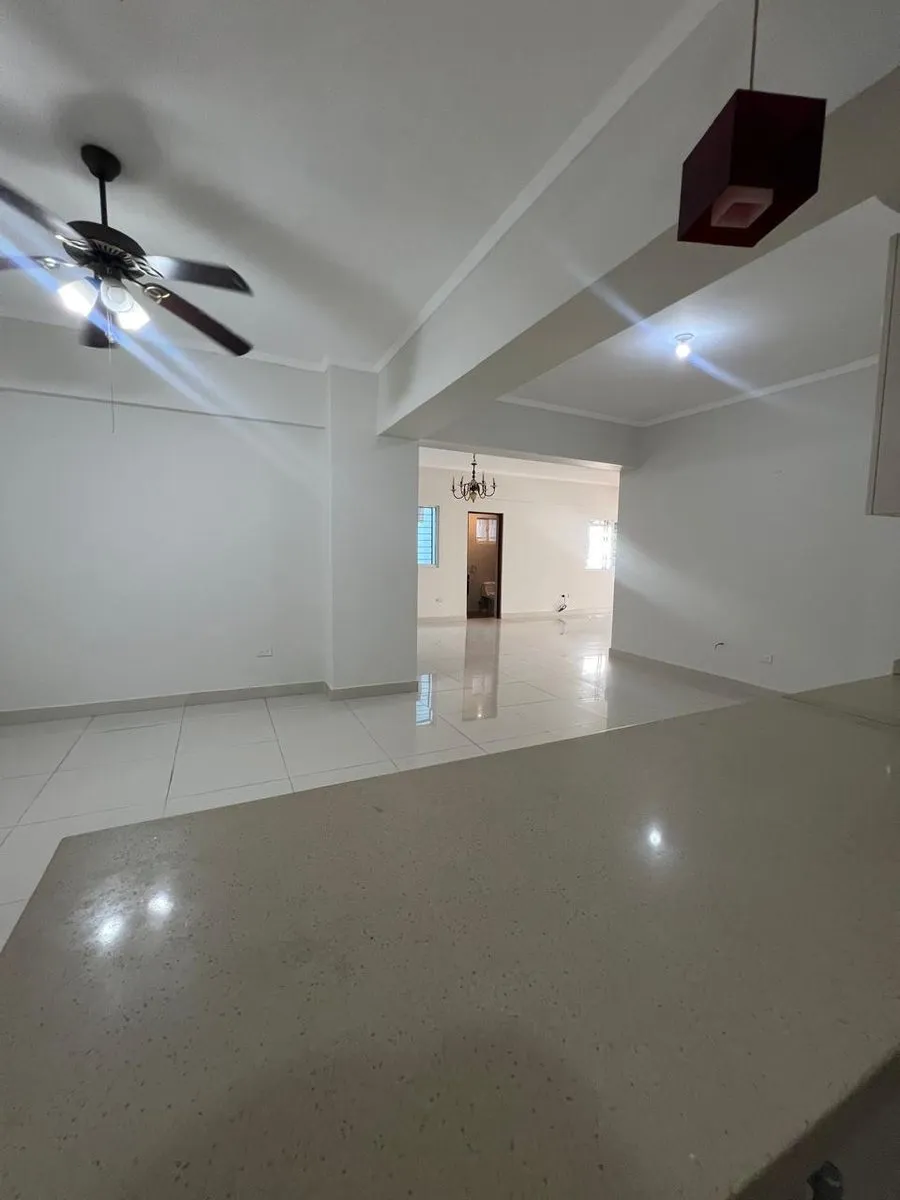 Apartment in Evaristo Morales, 3 BR, 2 bathrooms, photo 5
