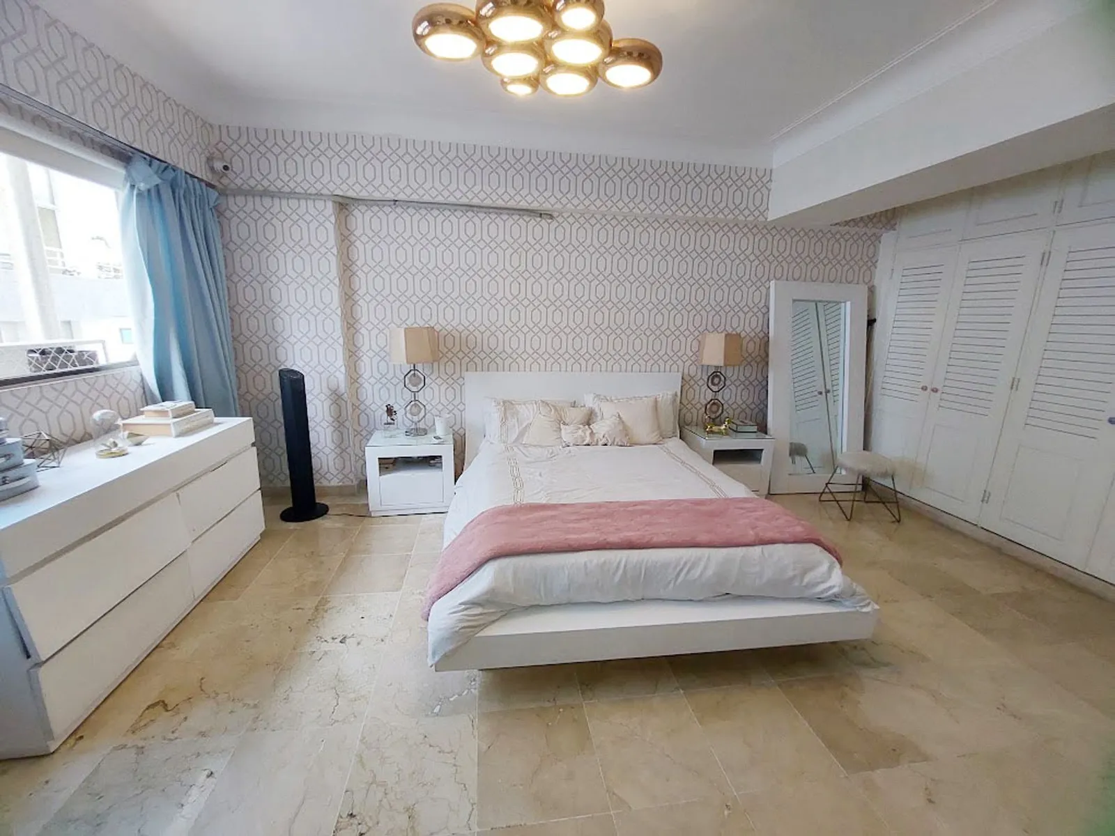 Appartement Exclusif au 11ème Étage avec 5 places de parking, photo 13
