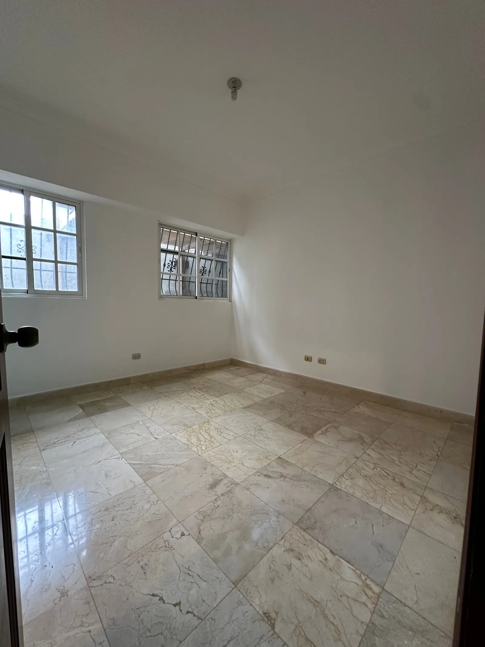 APPARTEMENT EN VENTE 3 CHAMBRES À NACO, photo 5