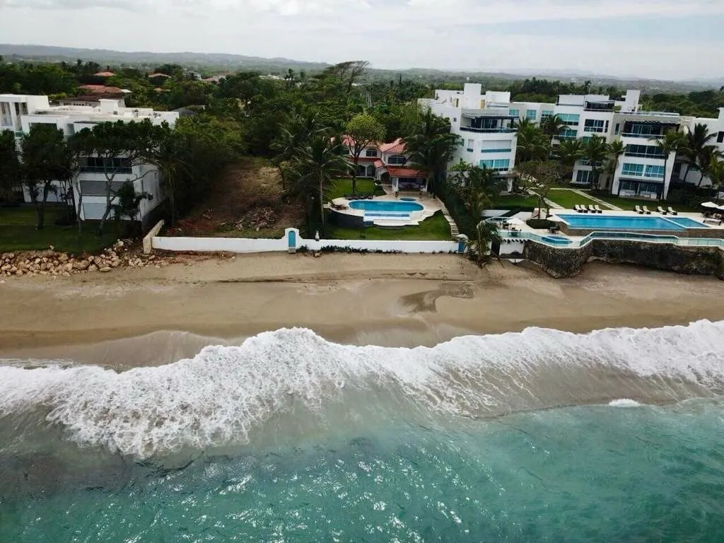 Terrain en front de mer à Ocean Village, photo principale