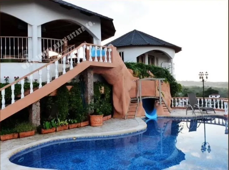 Casa en la Montaña con Majestuosa Vista al Mar y la Ciudad, foto 7