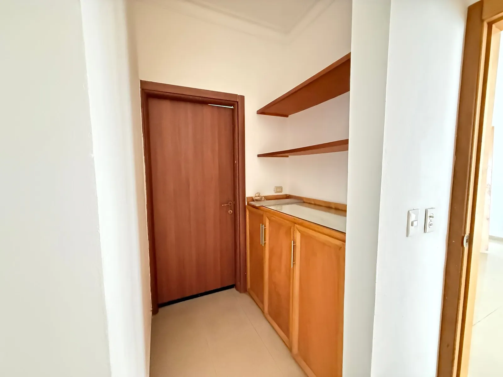 Appartement en Tour, Romana del Oeste, photo 7