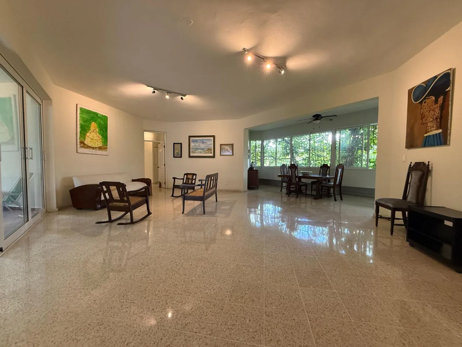APARTAMENTO REMODELADO EN VENTA EN BELLA VISTA, Hauptfoto