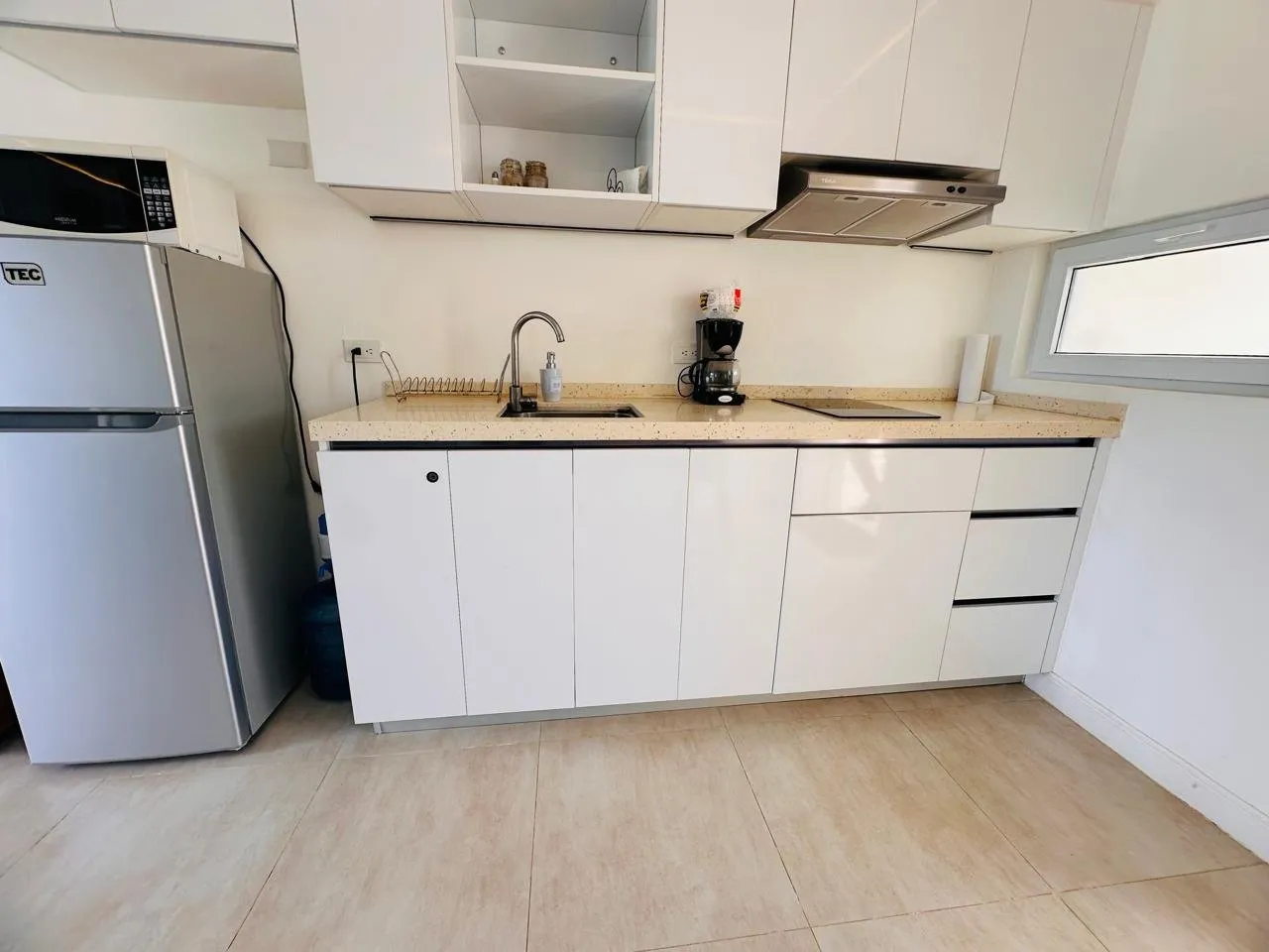 Studio Moderne à SOV | Balcon, Piscine et Place de Parking, photo 2