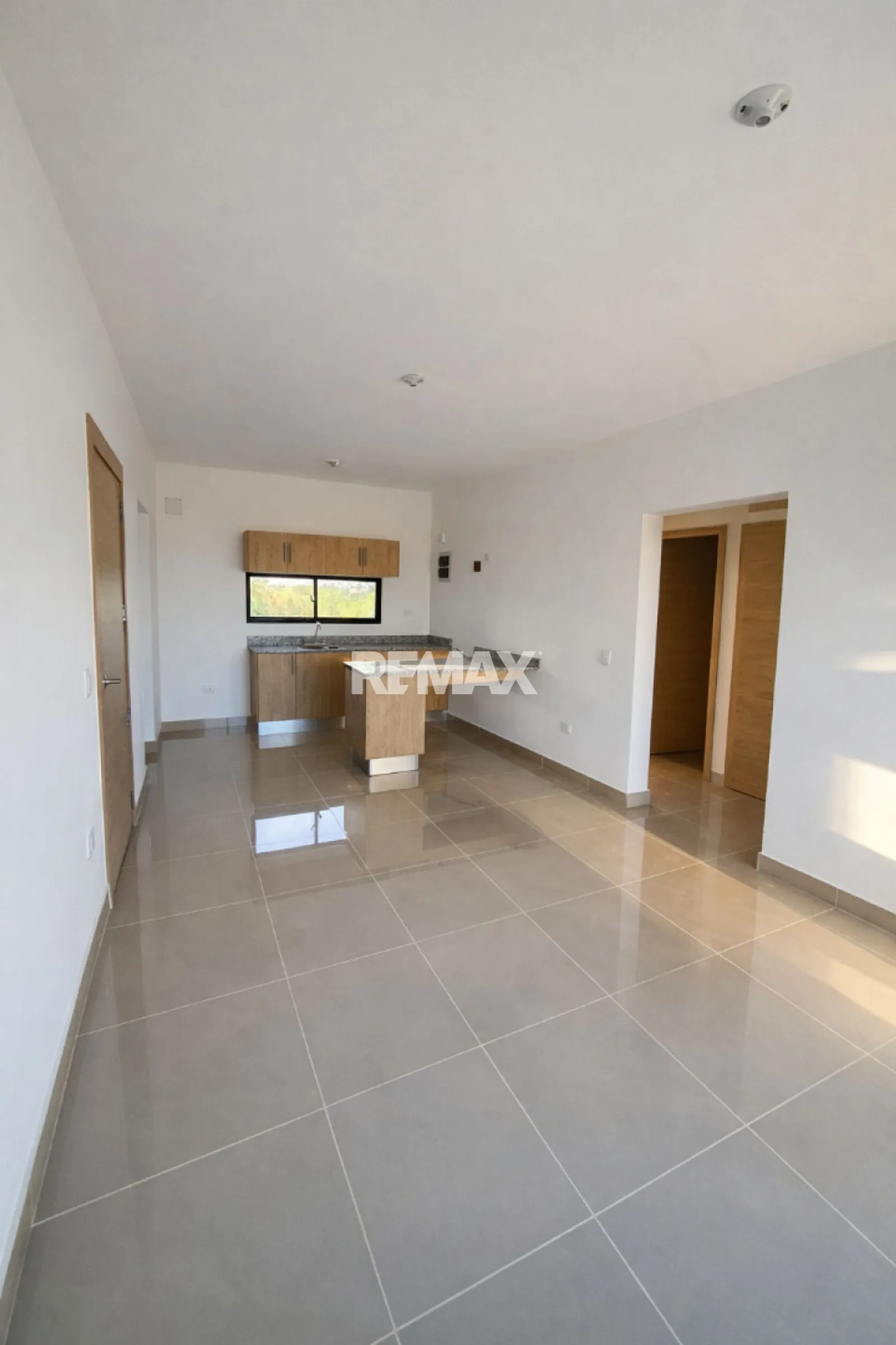 Apt. Prêt de 2 chambres avec terrasse privée, photo 5
