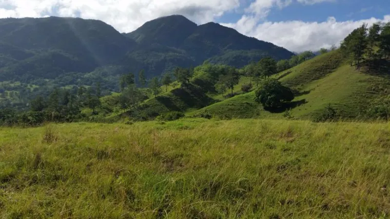 Terreno a Hatillo, Jarabacoa, USD$ 852,297