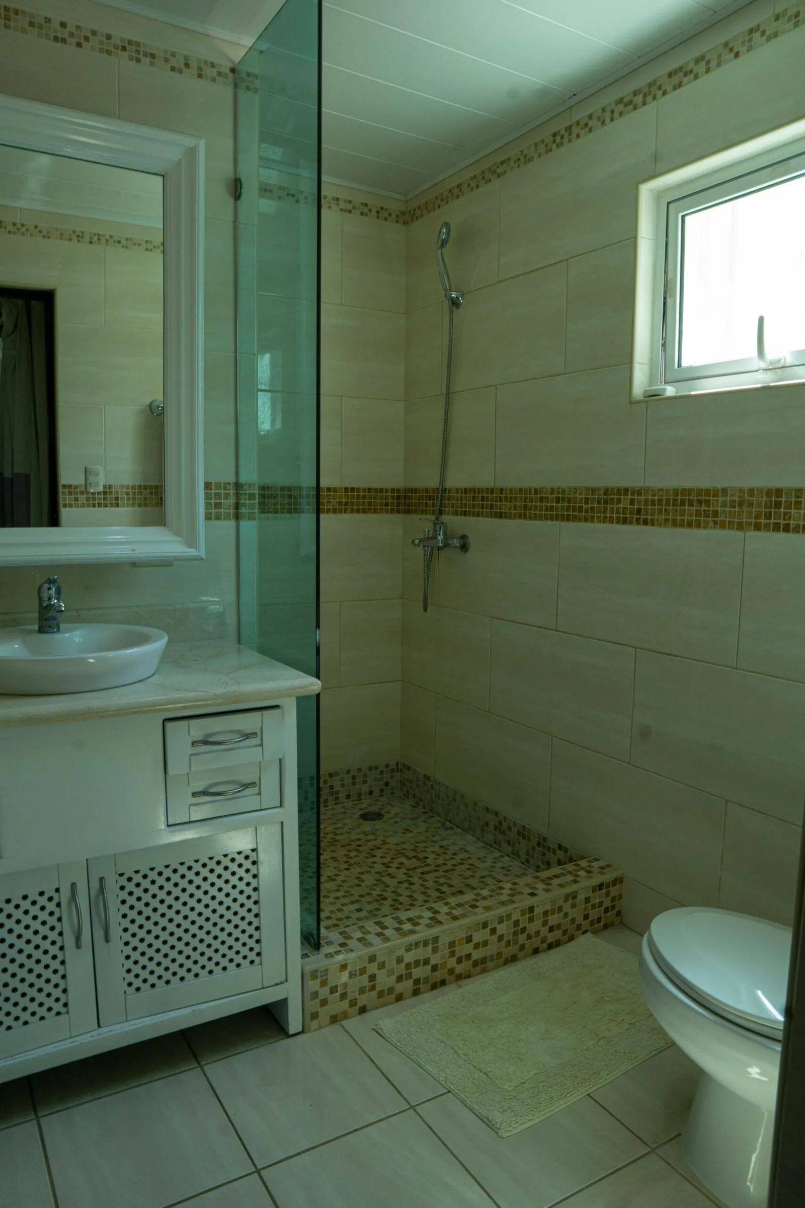 Apartment mit Strandstil, großzügigen Räumen und gemeinsamem Schwimmbad., Foto 13