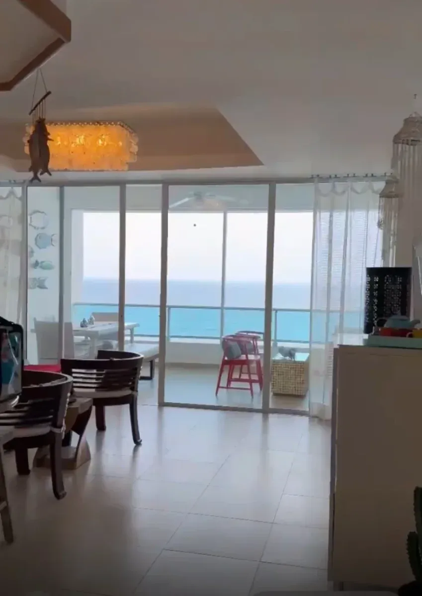 Appartamento arredato in prima linea sulla spiaggia, foto principale