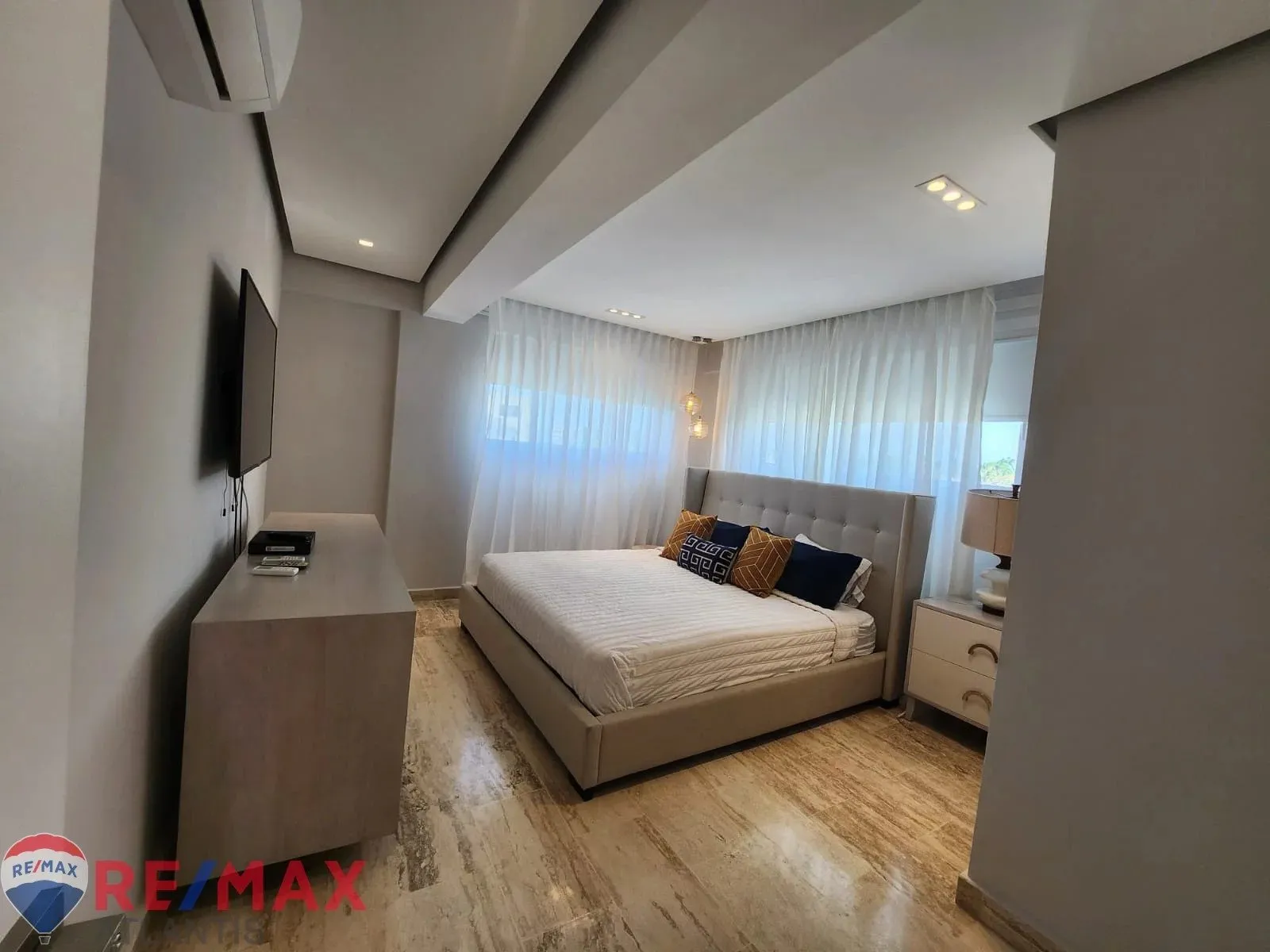 EXCLUSIVE BEACHFRONT PENTHOUSE, foto 9