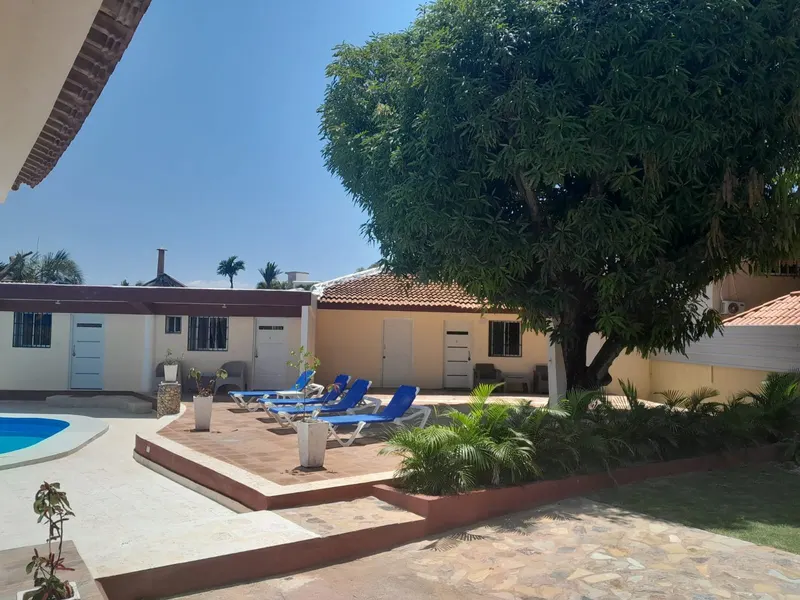 BEZAUBERNDE VILLA IN ZWEITER STRANDLINIE IN SOSÚA, USD$ 1,100,000