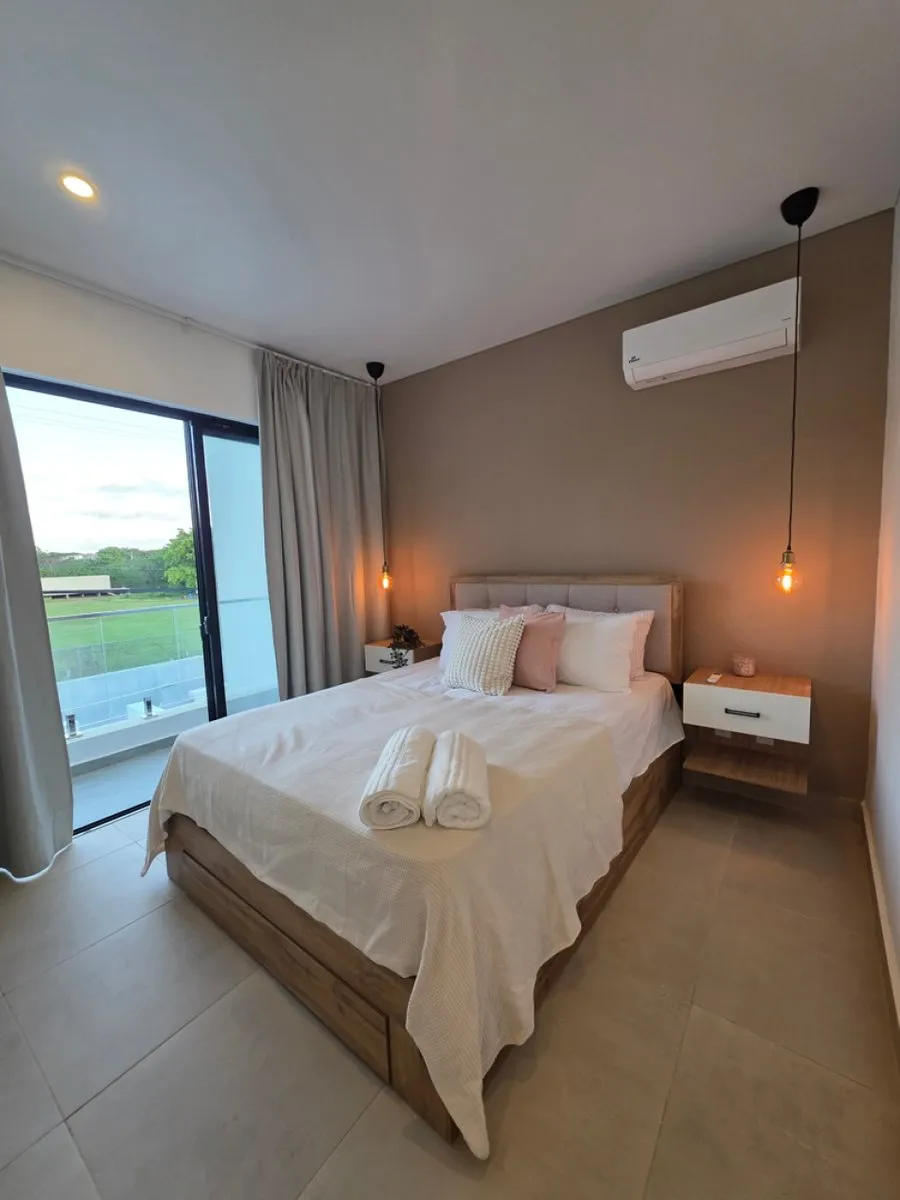 2 Schlafzimmer Townhouse | Pool + Rooftop | Playa Chiquita, Foto 3