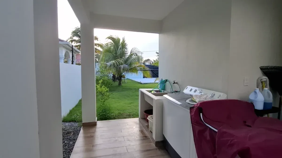 House for sale with pool in Ana Melia in Higuey, photo 12