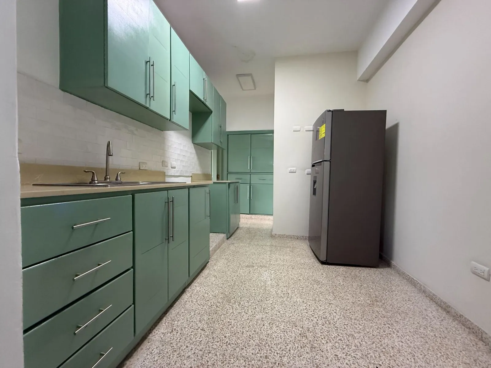 APARTAMENTO REMODELADO EN VENTA EN BELLA VISTA, Foto 3