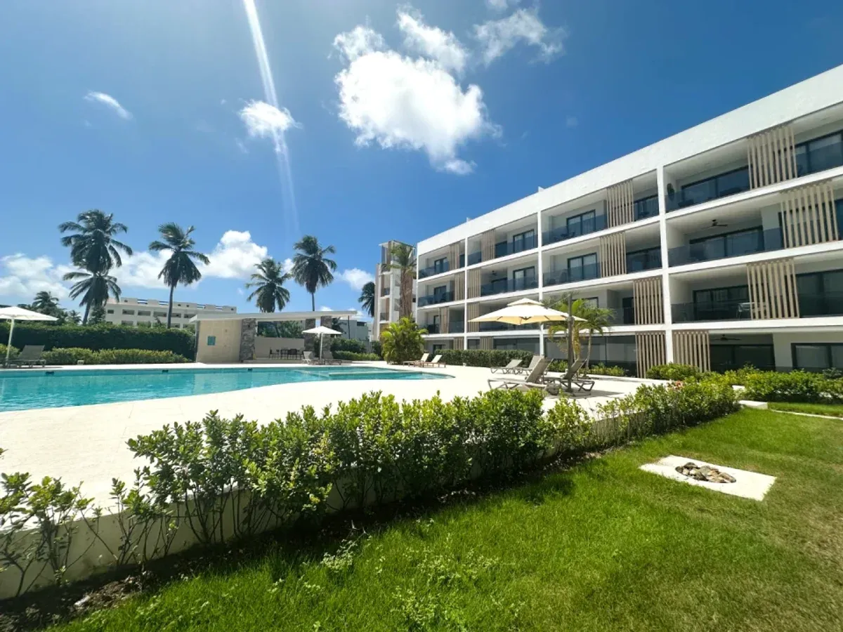 Modernes Apartment 12 Minuten vom Strand entfernt, Hauptfoto
