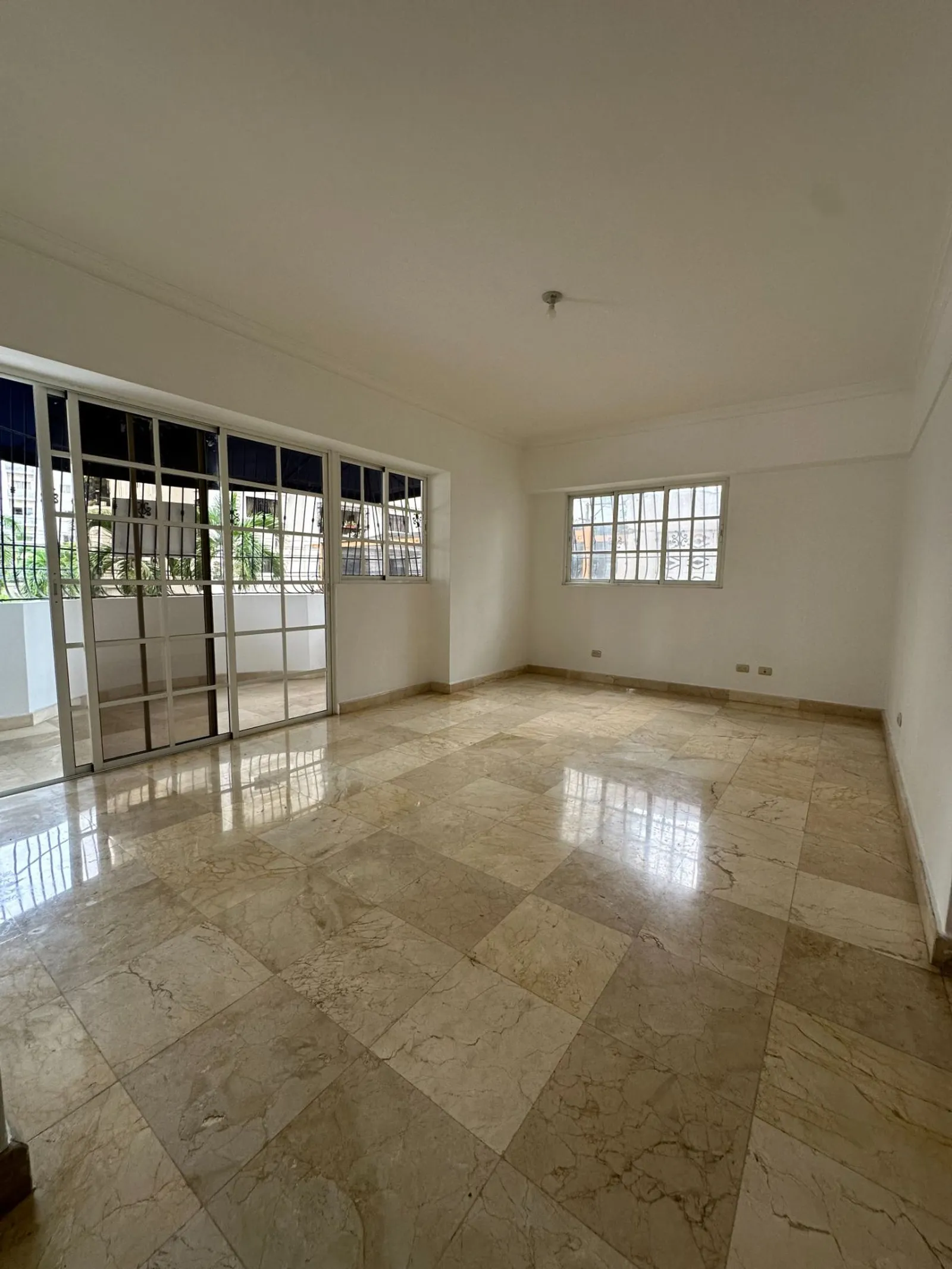 APPARTEMENT EN VENTE 3 CHAMBRES À NACO, photo principale
