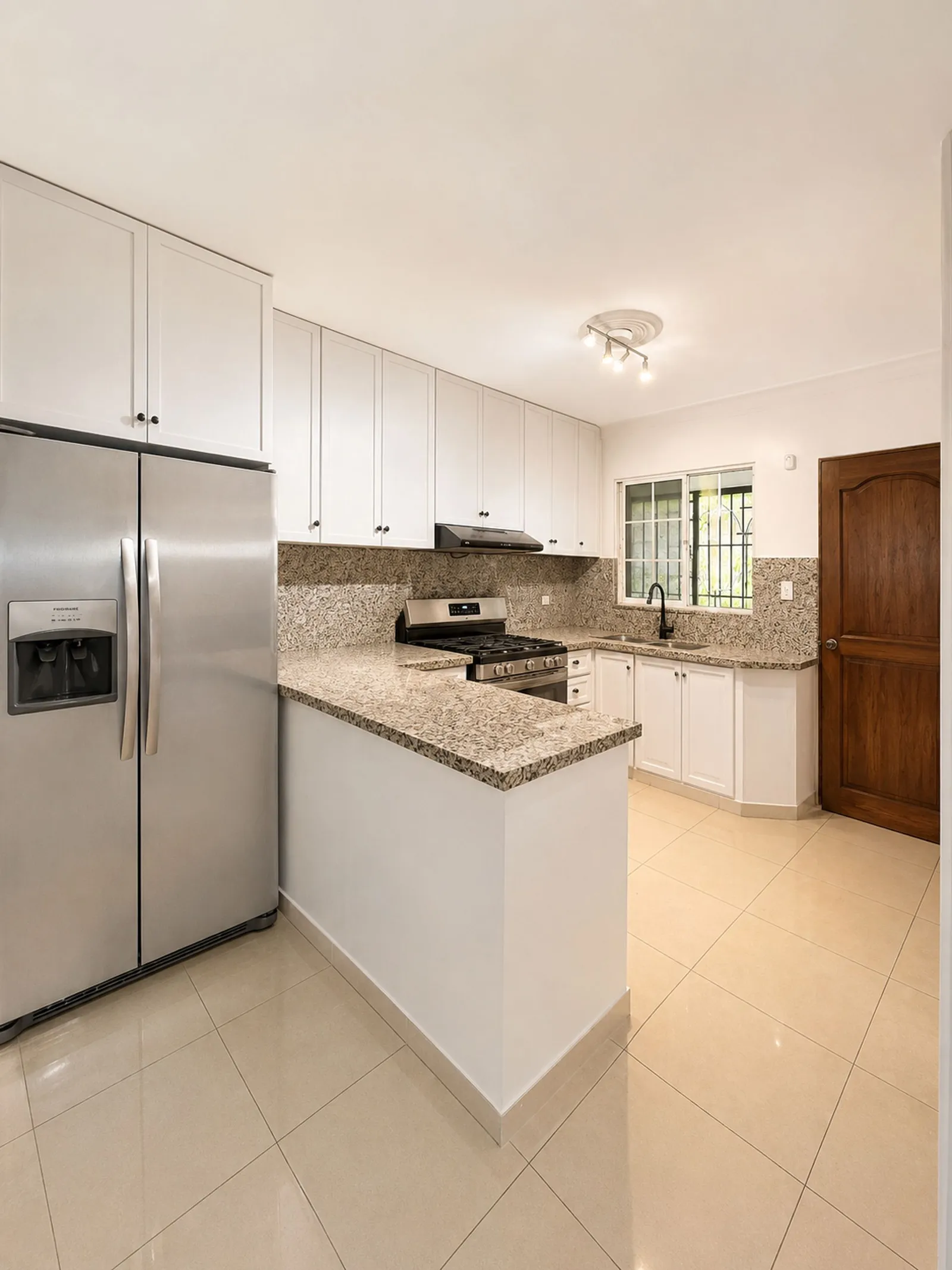 APARTMENT ZUM VERKAUF 5 SCHLAFZIMMER GUAROCUYA SANTO, Foto 7