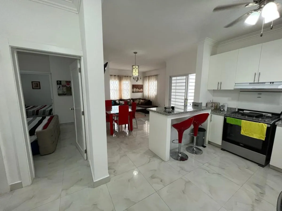 Casa en Caleta, La Romana 3 hab, piscina, foto 9