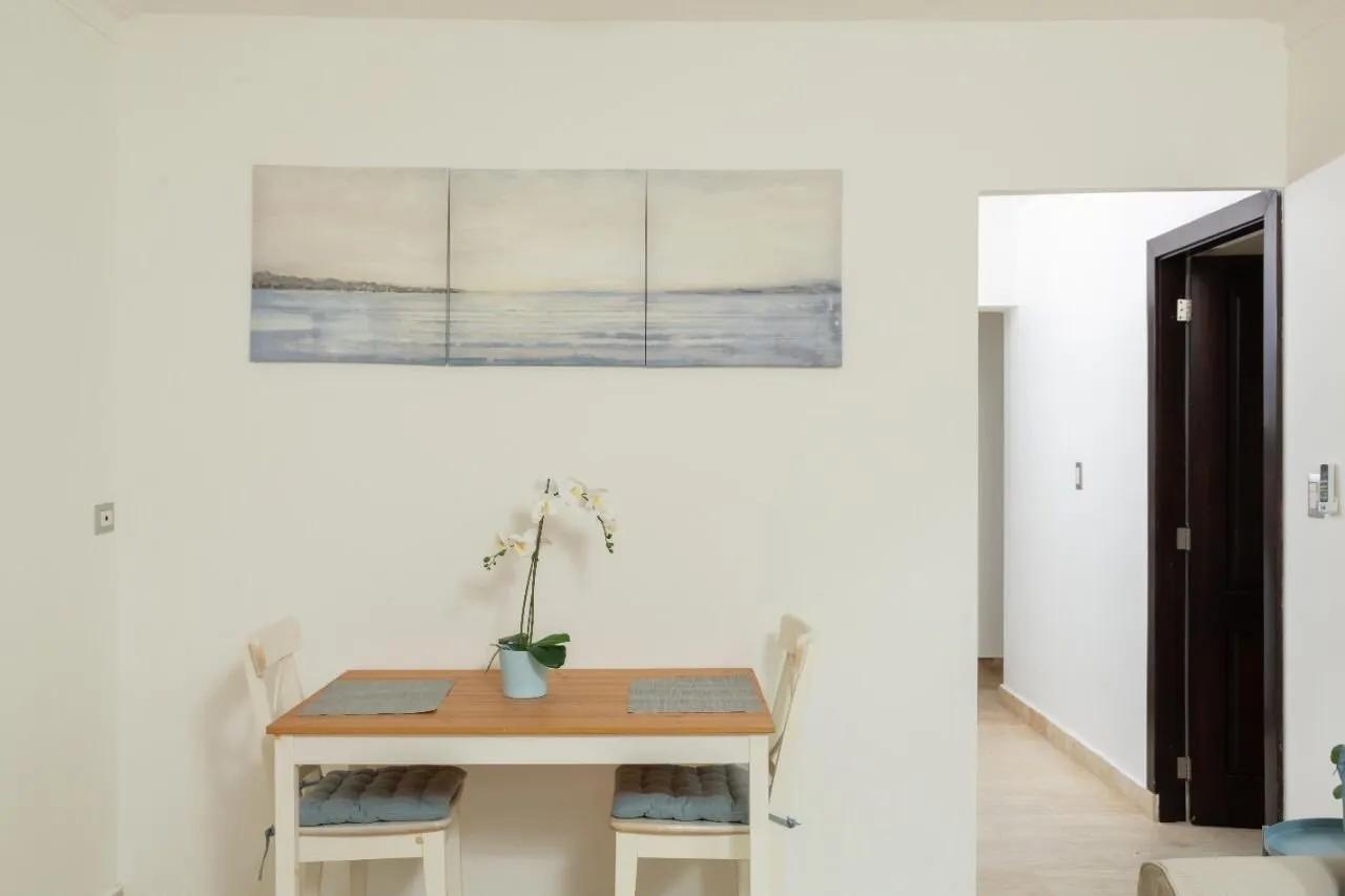 Apartement mit Meerblick, Hauptfoto