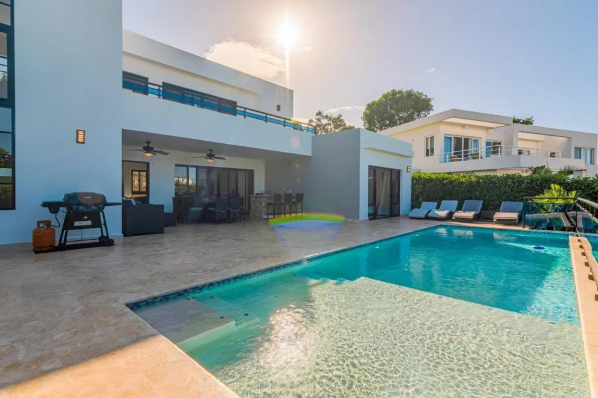 Contemporary 4-Bedroom Oasis in Casa Linda, photo 7