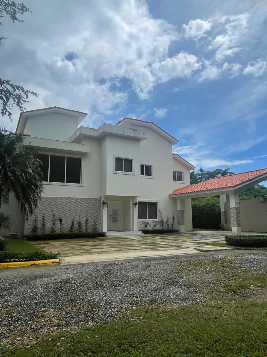 Beautiful and spacious villa for vacationing, exclusive sector, photo 2