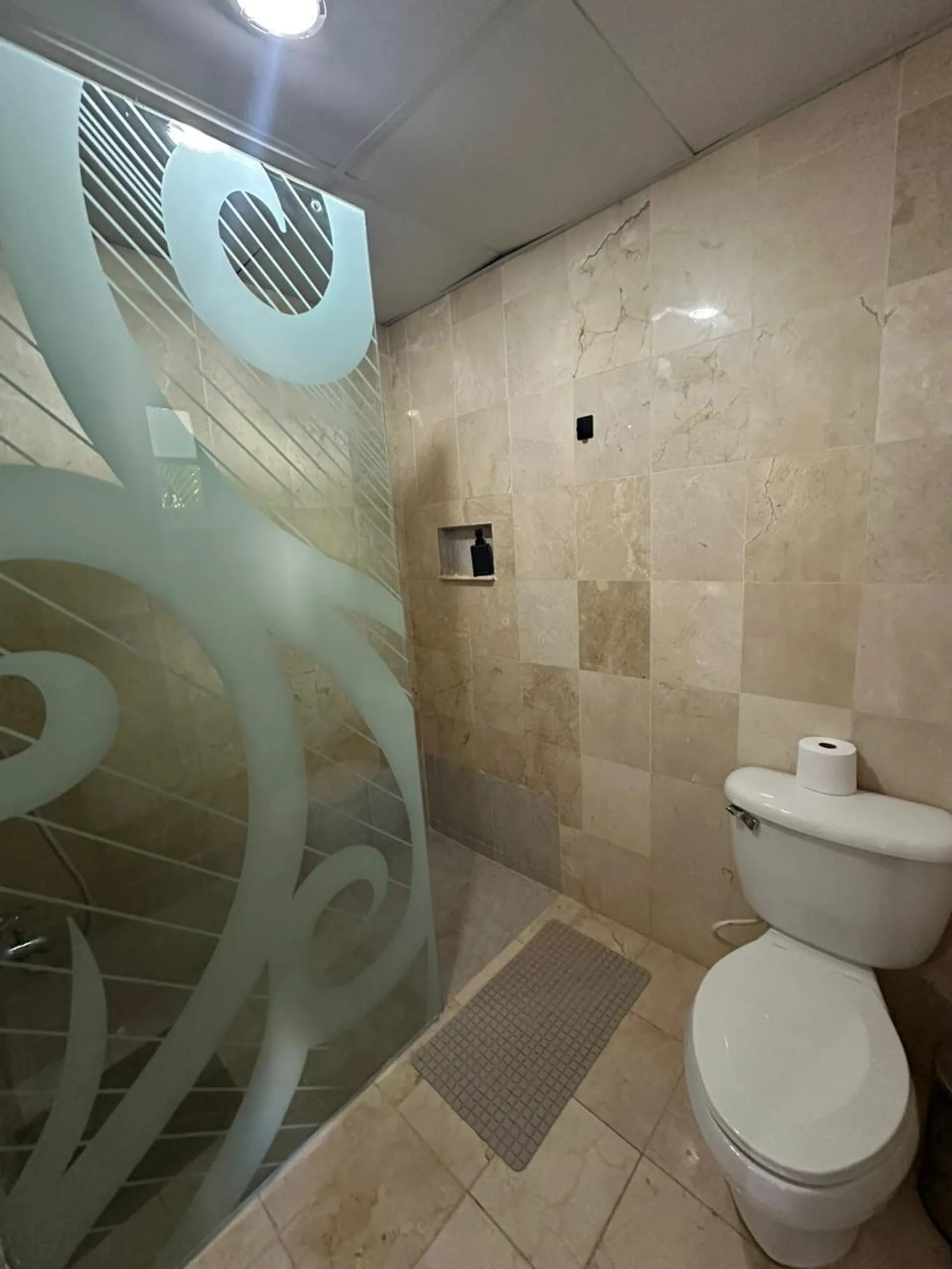 Appartement à Vendre et Louer à Carey Whitesands, photo 4