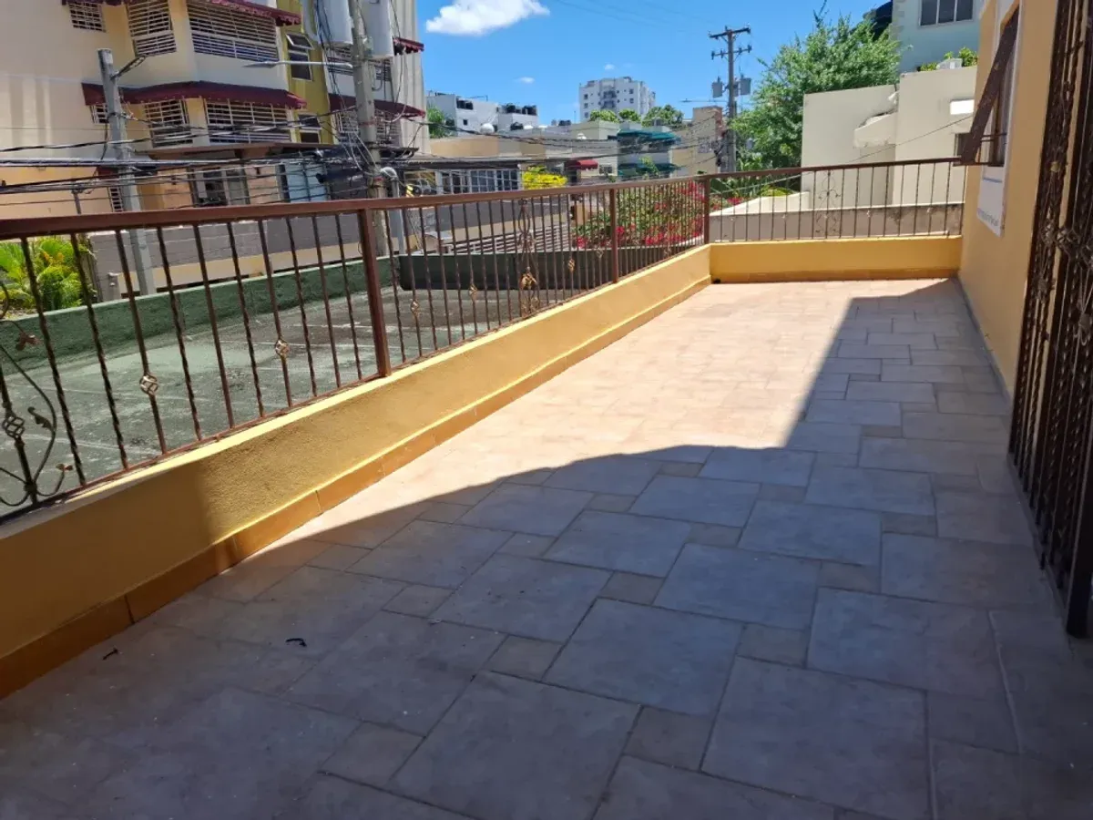 Venta apartamento en El Millon 2do piso con terraza, foto principal