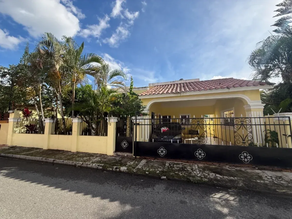 Casa en Romana del Oeste, venta amueblada, foto principal