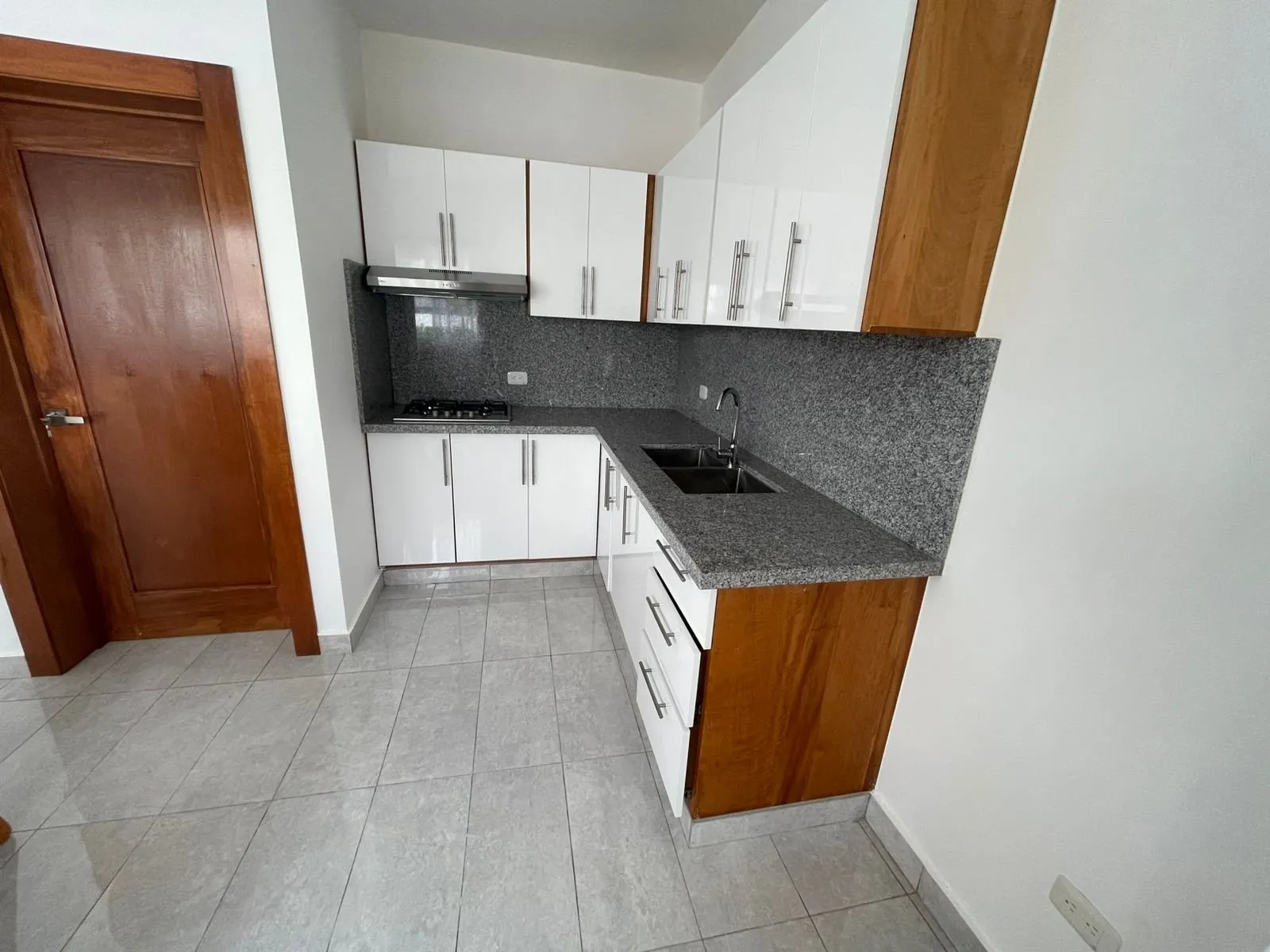 EXKLUSIVES APARTMENT IM LUXUSGEBÄUDE IN SOSÚA, Foto 7