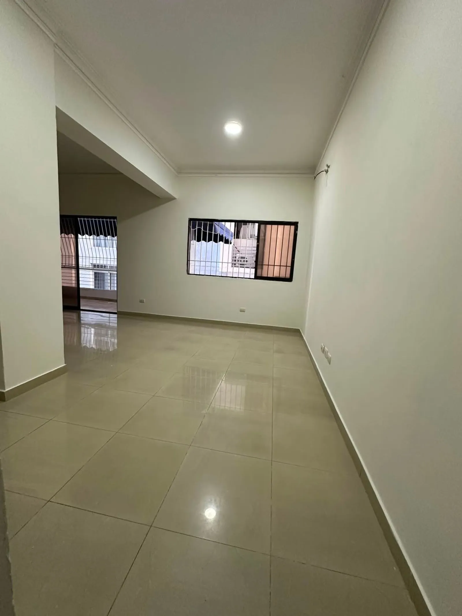 Large 3 BR, 2.5 BA, 2 Parking Apartment, photo 5