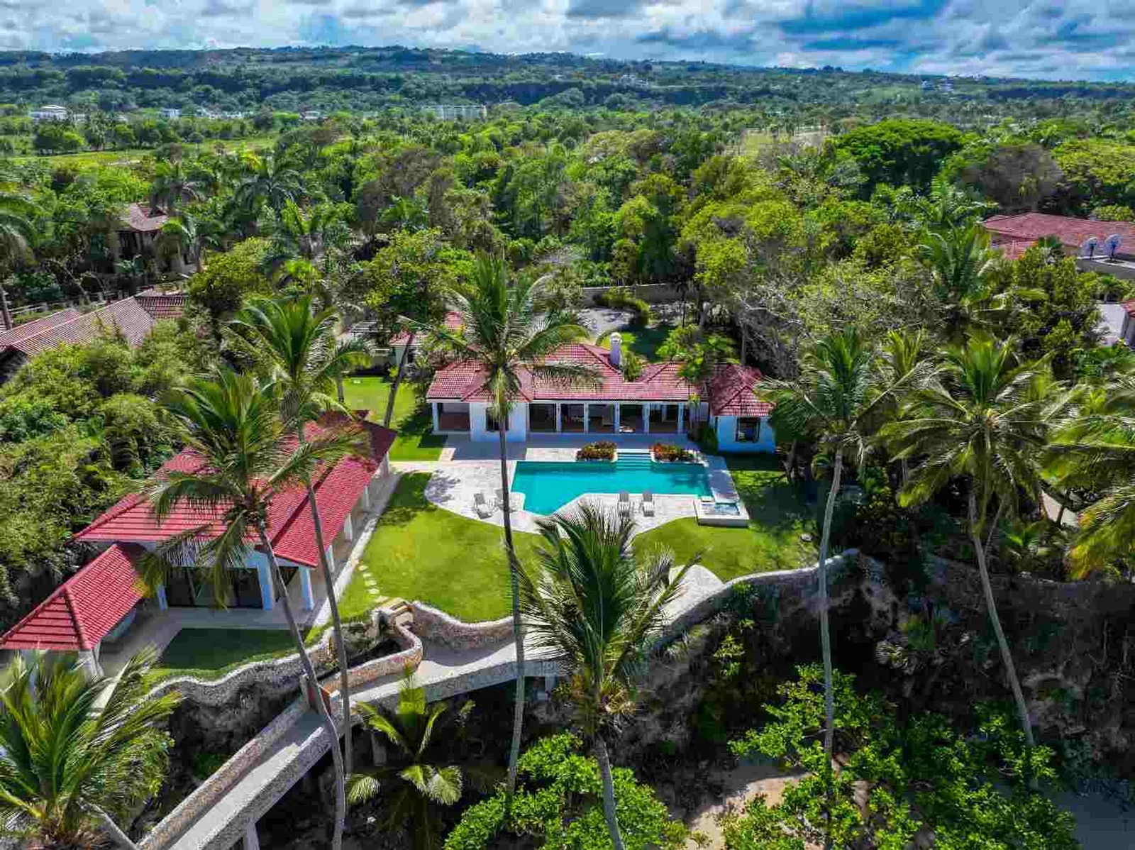 Villa de luxe face à la mer à Cabrera., photo 2