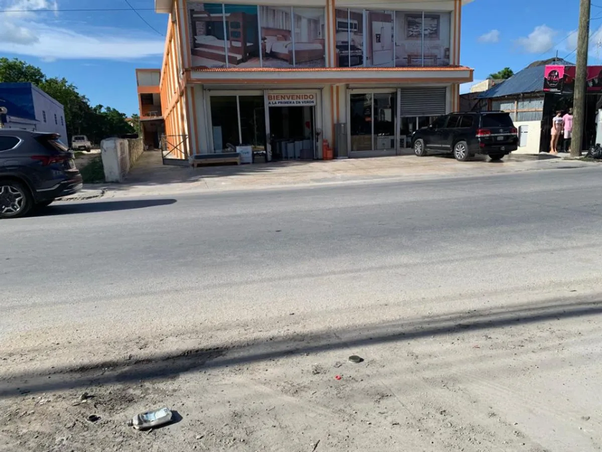 Locale Commerciale su 2 Livelli in Vendita Ottima Posizione, foto 13