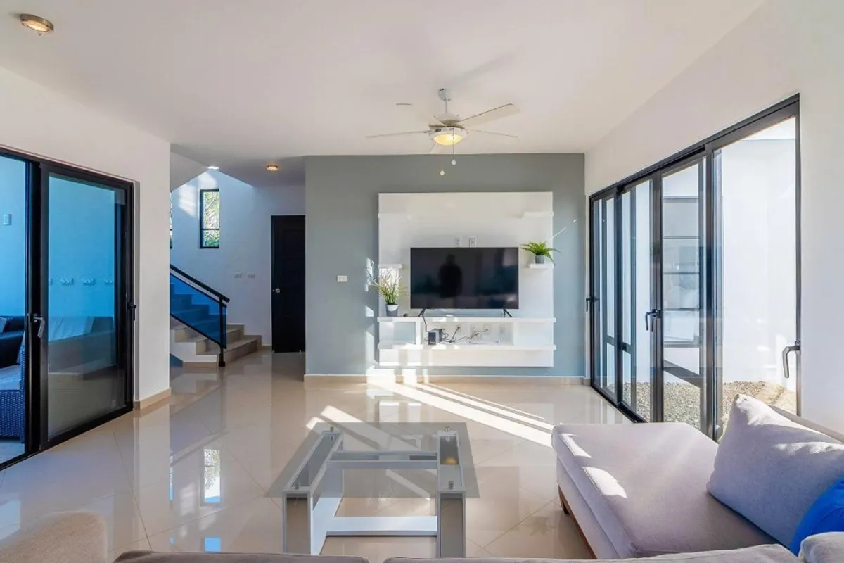 Contemporary 4-Bedroom Oasis in Casa Linda, photo 4