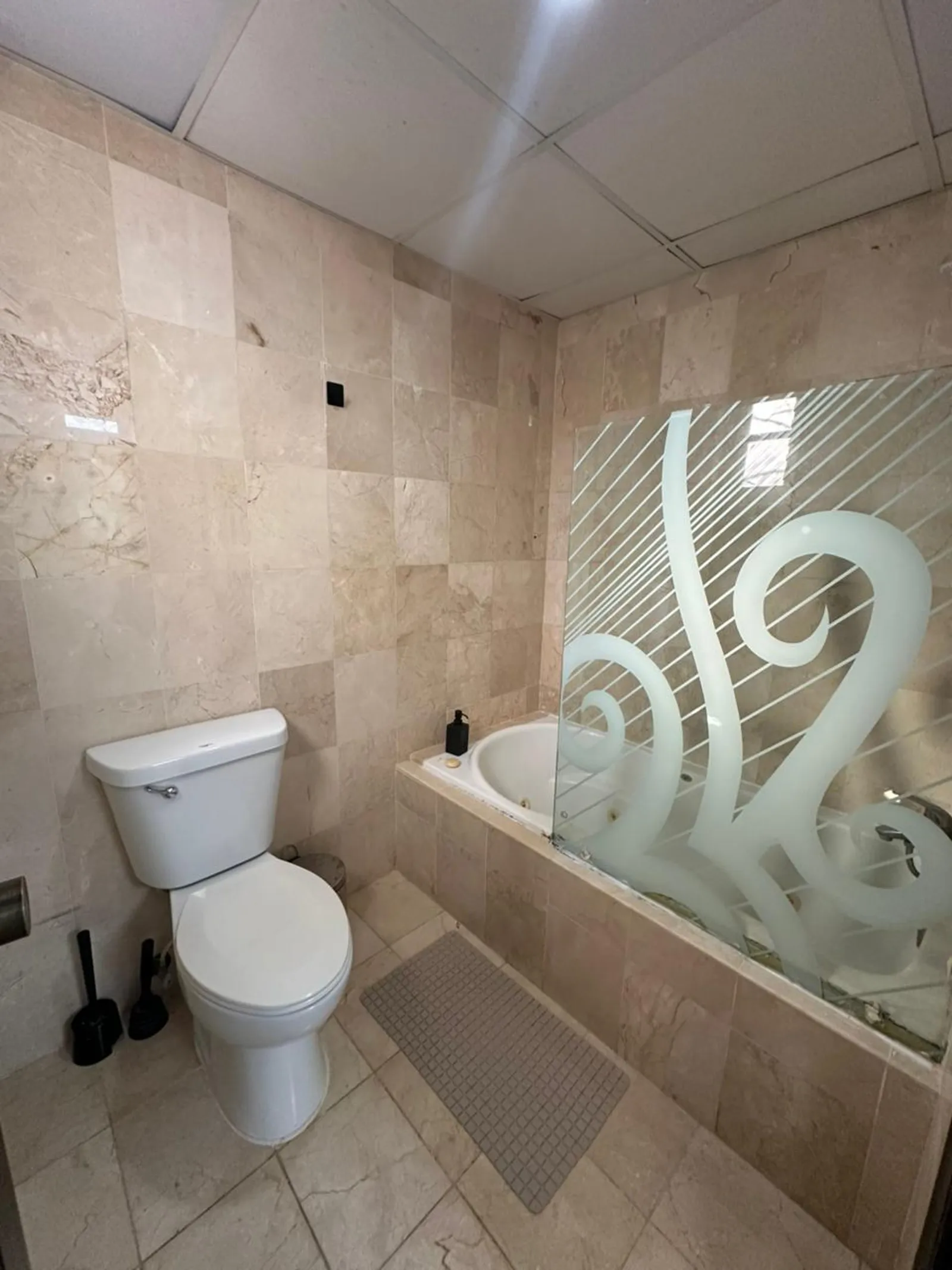 Appartement à Vendre et Louer à Carey Whitesands, photo 3