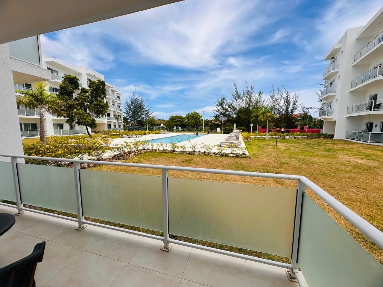 Studio Moderne à SOV | Balcon, Piscine et Place de Parking, photo 11