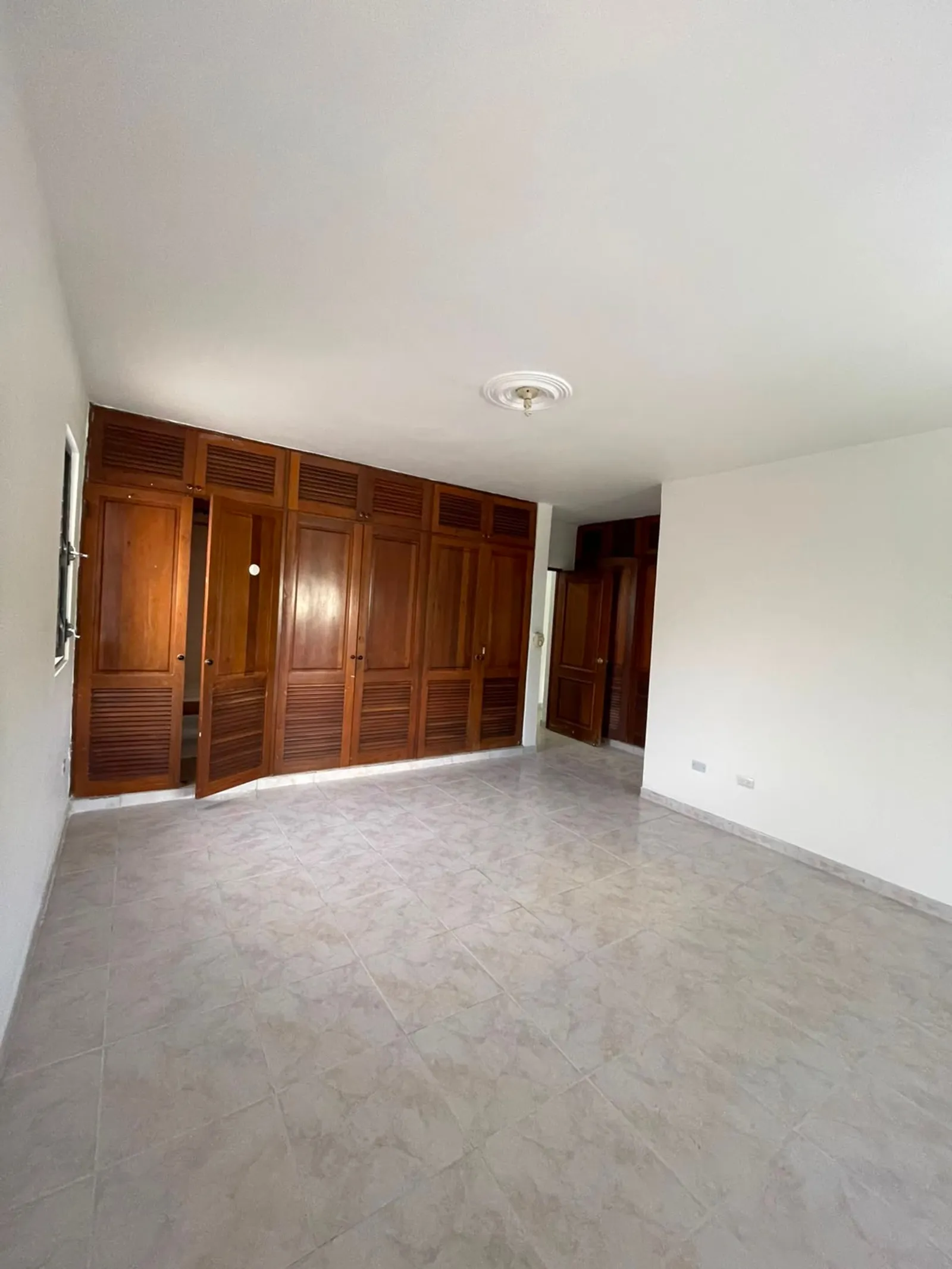 Klassisches Apartment in Piantini zum Verkauf, Foto 3