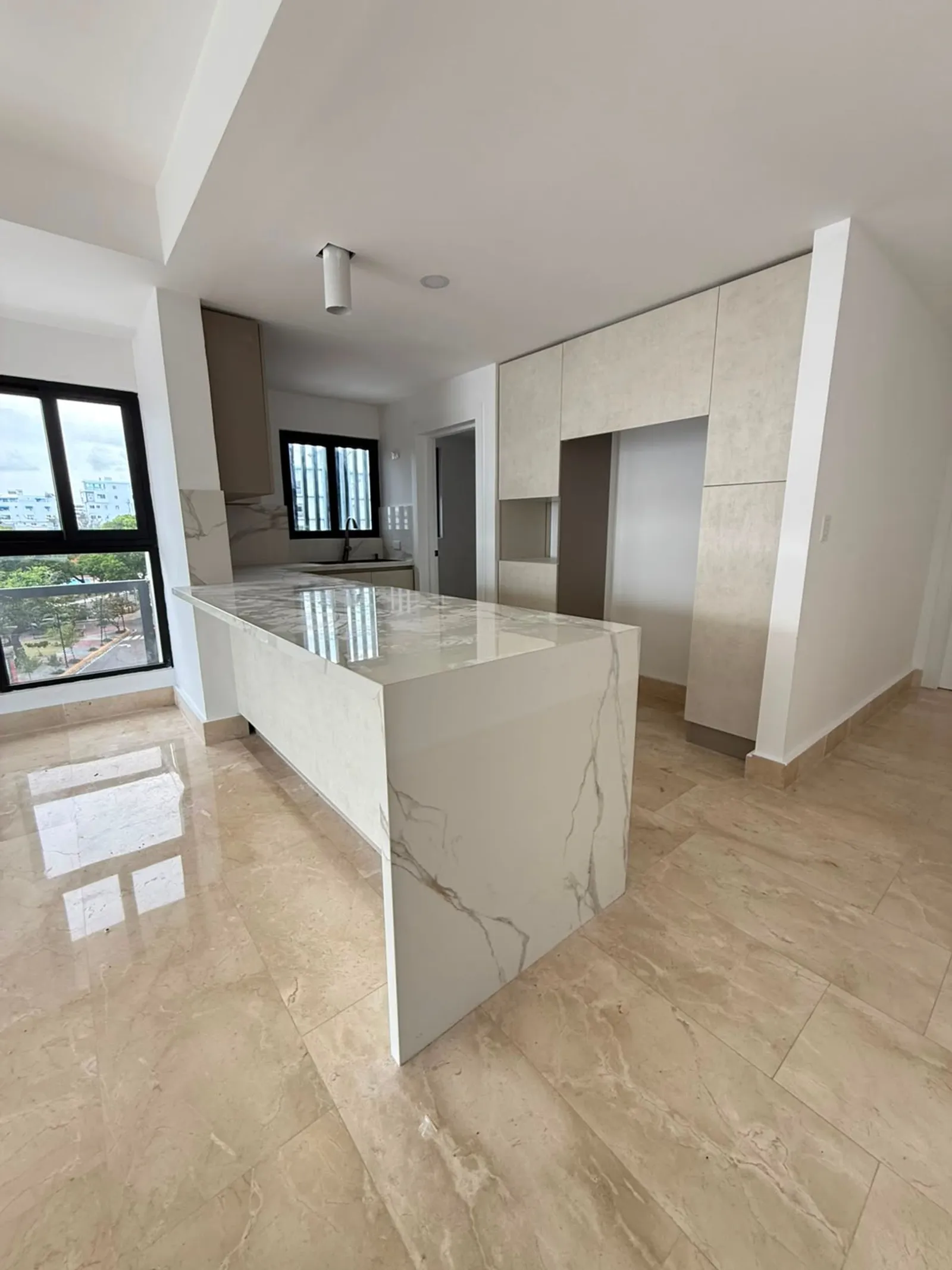 Vendesi appartamento con 3 camere a Mirador Sur, foto principale