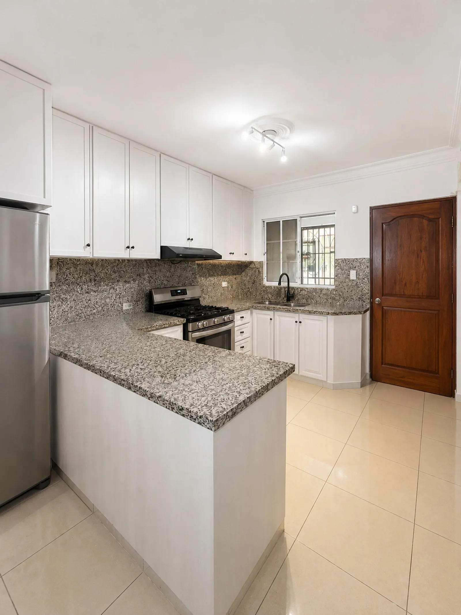 APARTMENT ZUM VERKAUF 5 SCHLAFZIMMER GUAROCUYA SANTO, Foto 6