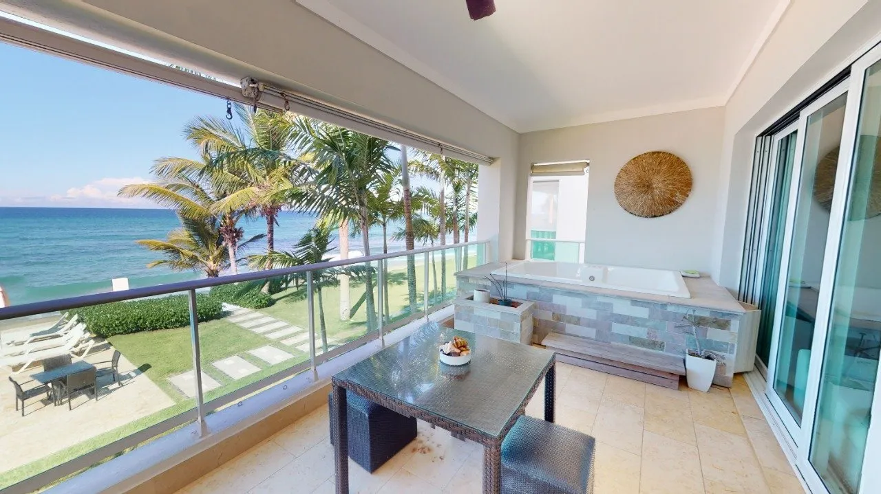 NEW OFFER – BEACHFRONT APARTMENT, main photo